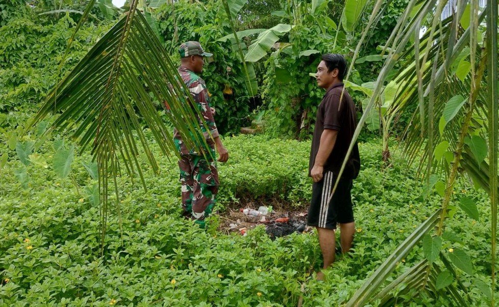 Cegah Kebakaran Gambut, Babinsa dan Warga Desa Pelantai Lakukan Patroli Bersama