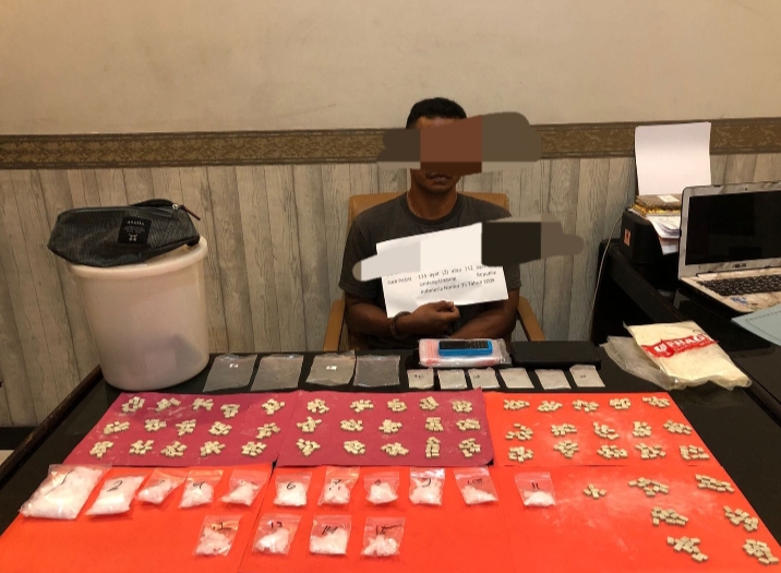 Satresnarkoba Polresta Jambi Berhasil Gagalkan 515 Pil Ectaxsy Serta 15 Paket Sabu Siap Edar