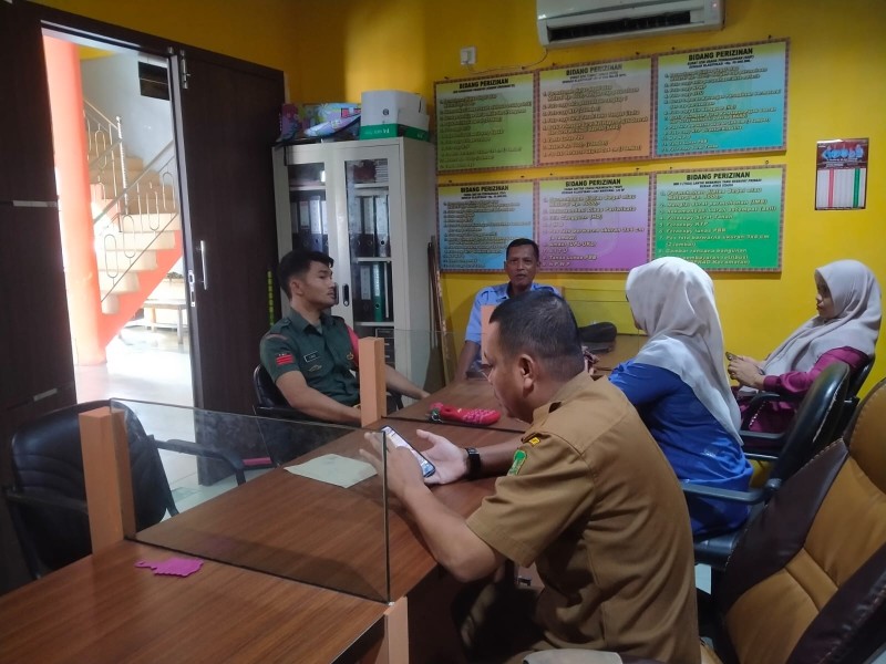 Babinsa Ajak Warga Kampung Pancasila Jaga Nilai Pancasila dan Keamanan Lingkungan