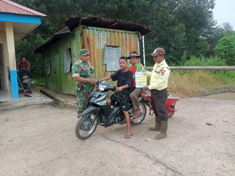 Babinsa dan Security PT Ararabadi Bersinergi Cegah Kebakaran Hutan
