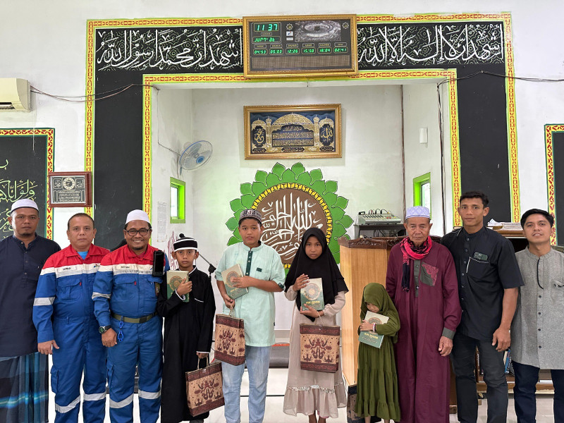 Peringati Isra Mi’raj, Perwira Kilang Dumai Dukung Akses Pendidikan Agama Anak-Anak Lewat Donasi Al-Qur'an