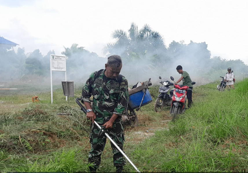 Warga Ramil 03/SS Apresiasi Kegiatan Jumat Bersih Dipimpin Pelda Andre