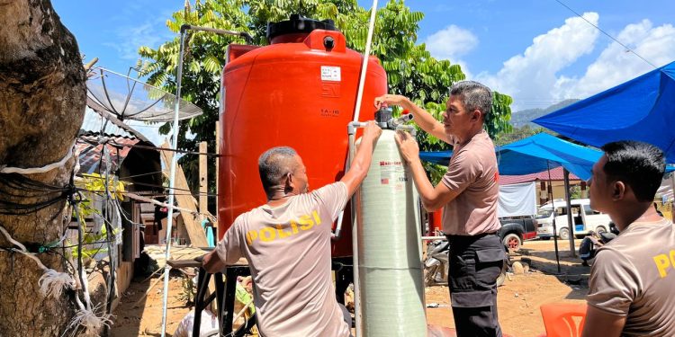 Polda Sumut Hadirkan Air Bersih untuk Warga Hutanabolon, Pasang Filter Air Nanotec pada Sumur Bor