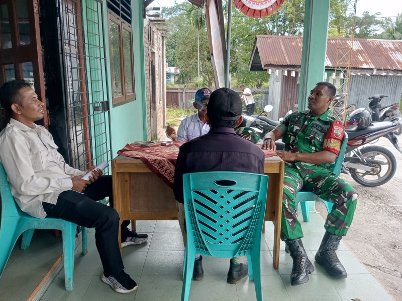 Lewat Komunikasi Sosial, Babinsa Ajak Masyarakat Hadapi Tantangan Bersama