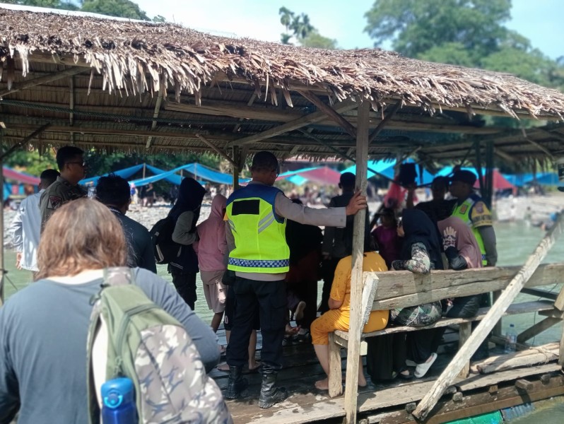 Polri Berikan Imbauan Keselamatan di Wisata Tangkahan, Wujud Nyata Operasi Ketupat 2026