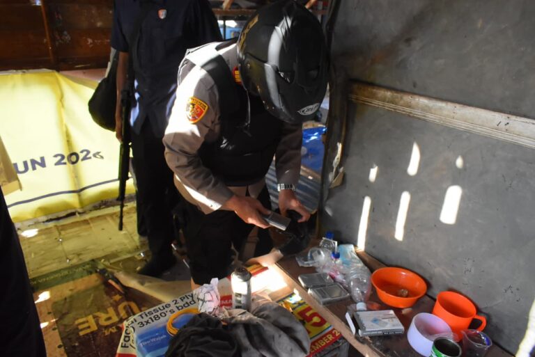 Tawuran di Belawan Dibubarkan Tim Gabungan, Polisi Temukan Dugaan Sarang Narkoba dan Amankan Seorang Pria Positif Sabu
