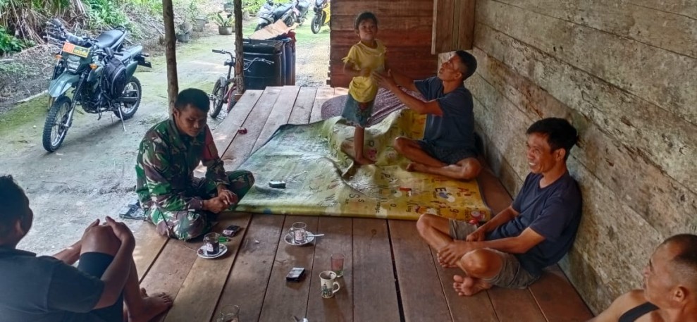 Komsos Babinsa di Teluk Belitung Wujudkan Kampung Pancasila yang Harmonis