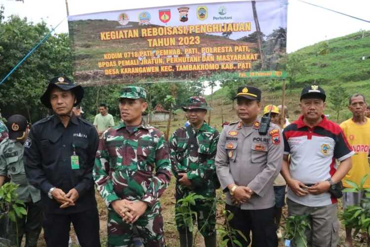 Guna Menjaga Ekosistem Hutan Serta hijaukan Bumi, Kodim 0718/Pati Menggelar Kegiatan Penghijauan