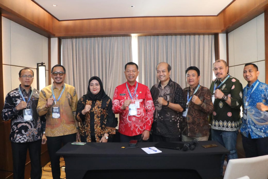Sekdako Didampingi Kadiskominfo Pekanbaru Mengikuti Reviu Rekomendasi Smart City Tahap I