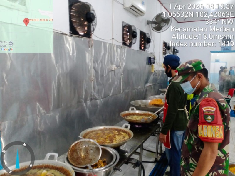 Program Makan Bergizi di Kepulauan Meranti Berjalan Lancar, Babinsa Lakukan Pendampingan