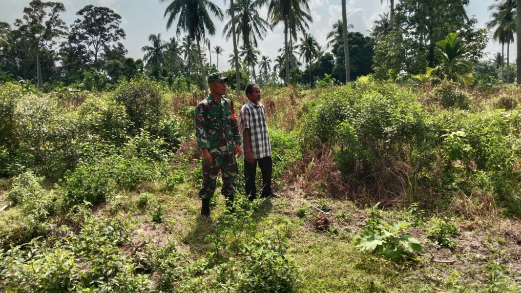 Pengamanan Wilayah Oleh Babinsa Koramil 06 Merbau Cegah Karhutla