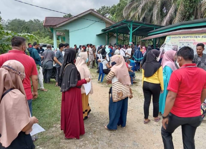 Luar Biasa, Antusias Masyarakat Tandun Untuk Vaksin di Puskesmas Cukup Tinggi