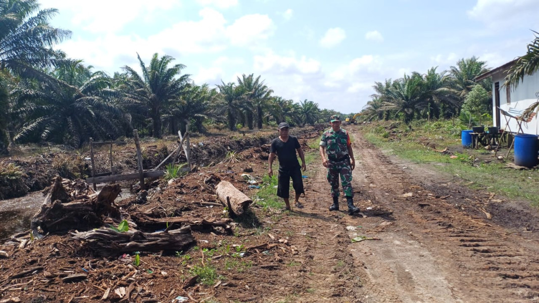 Cegah Karhutla, Babinsa Bukit Kapur Gencarkan Sosialisasi
