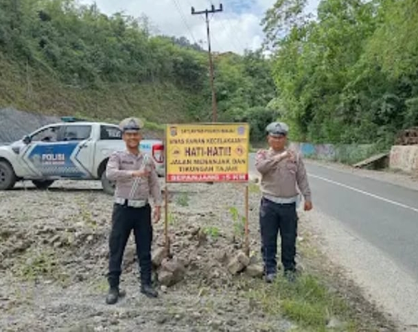 Jelang Natal 2024 dan Tahun Baru 2025, Sat Lantas Polres Binjai Pasang Spanduk Himbauan di Lokasi Rawan Laka