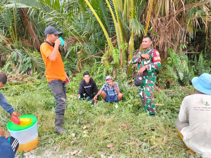 Jaga Kerukunan, Serda Syahrul Sambangi Warga Kampung Pancasila