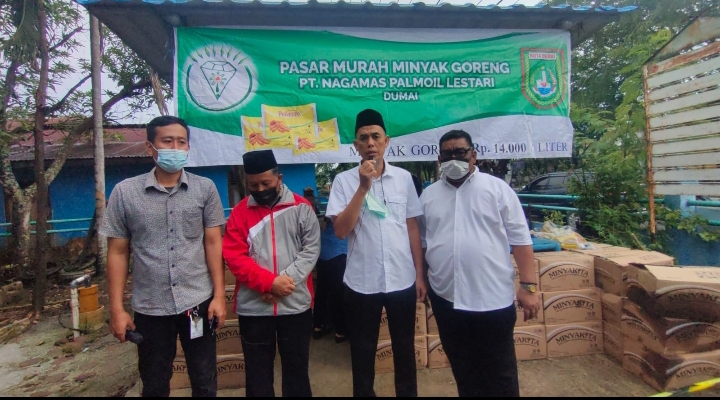 PT Nagamas Palm Oli Lestari Adakan Pasar Murah Minyak Goreng Untuk Masyarakat Dumai
