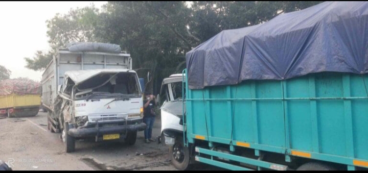 Tiga Mobil Truk Tabrakan Dijalan Lingkar Selatan Kota Jambi 