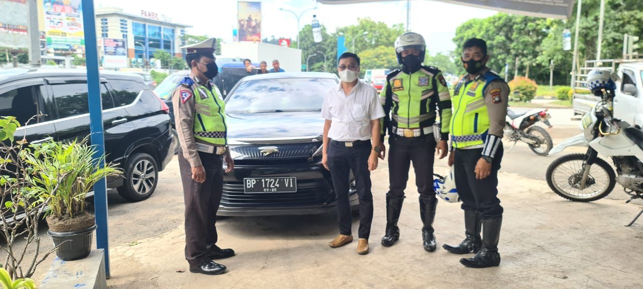 Video Viral Laka Lantas Antara Mobil Harier Vs Pengendara Motor Seputaran U Turn Guskamla Batam