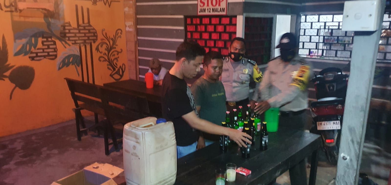 Dipimpin AKP Yohanes, Tim Ops Pekat LK2022 Polsek Rokan IV Koto, Sita Miras Jenis Bir Dan Tuak