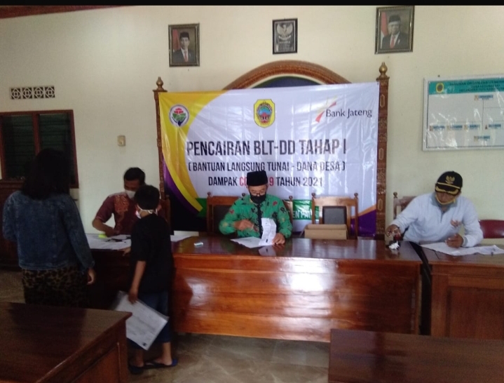 Pemdes Kedungsari, Kecamatan Tayu Bagikan BLT - DD Tahap I Tahun 2021 Kepada 183 KPM 