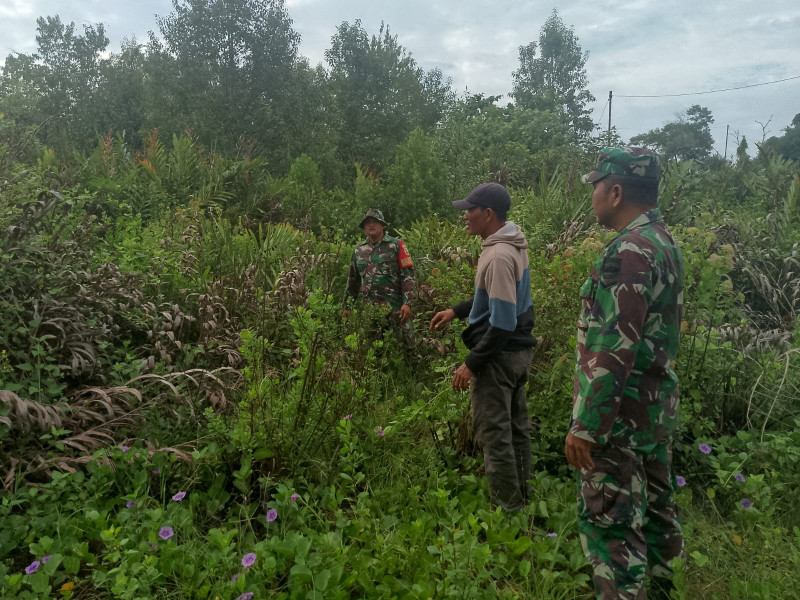 Babinsa Koramil 06/Merbau Tingkatkan Komsos untuk Cegah Kebakaran Hutan dan Lahan