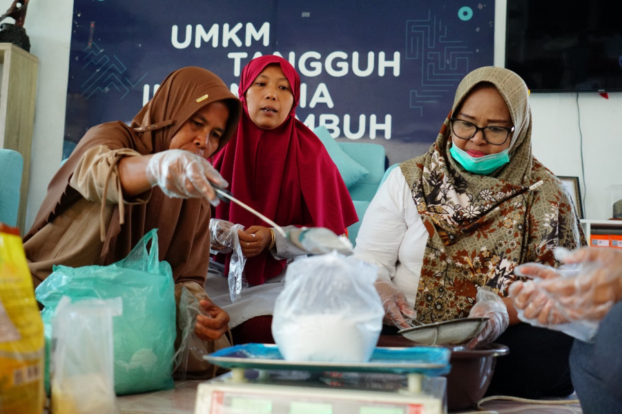 Dukung Petani Ciptakan Inovasi Pangan Sehat dan Kemandirian Ekonomi Masyarakat, PT KPI Kilang Dumai Lakukan Pelatihan Diversifikasi Produk Sorgum