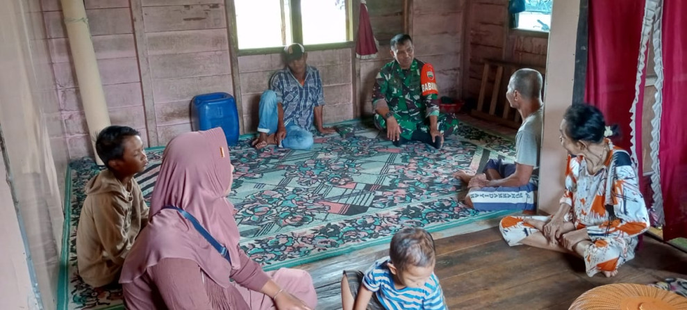 Suasana Hangat Pada Kegiatan Komsos Serda Syahrul dan Masyarakat