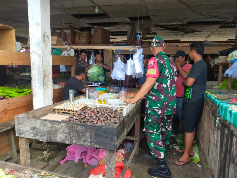 Komsos Babinsa Koramil 06/Merbau, Wujud Kepedulian TNI Terhadap Masyarakat Pasar Kampung Pancasila