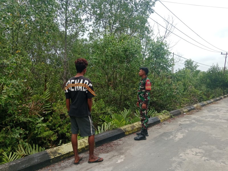 Wilayah Desa Mengkopot Nihil Titik Api, Babinsa Gencar Lakukan Patroli Karhutla