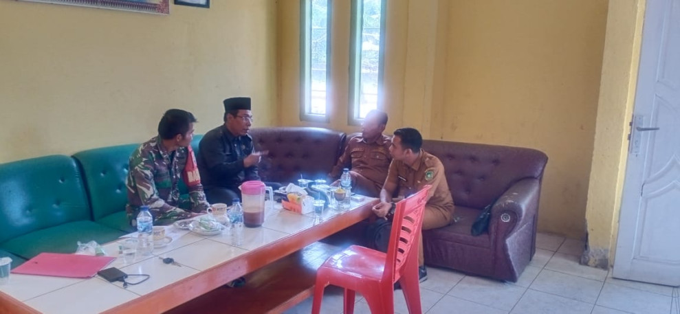 Babinsa Koramil 06/Merbau Tekankan Pentingnya Siskamling di Kampung Pancasila