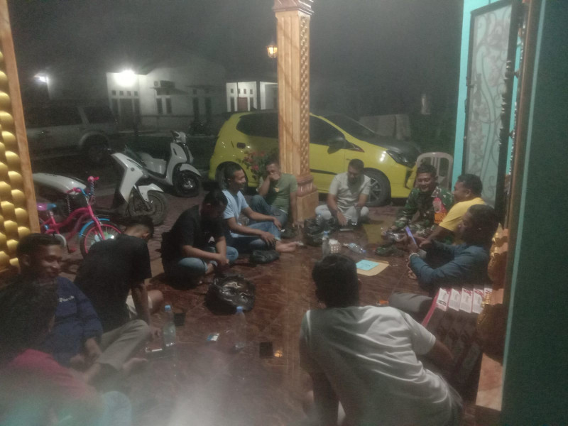 Komsos Dengan Warga Binaannya, Sertu Afnal Harapkan Sinergitas Jaga Keamanan