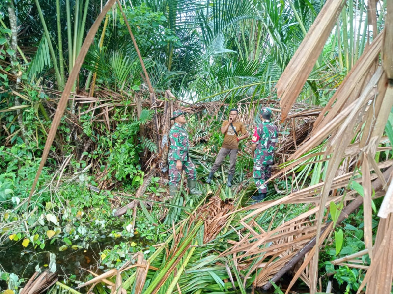 Sinergitas Babinsa Koramil 06 Merbau Dengan Masyarakat Guna Mencegah Karhutla