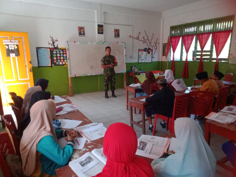 Babinsa Koramil 06 Merbau Berikan Sosialisasi Terkait Nilai-nilai Pancasila Kepada Pelajar Sekolah Dasar Negeri 1