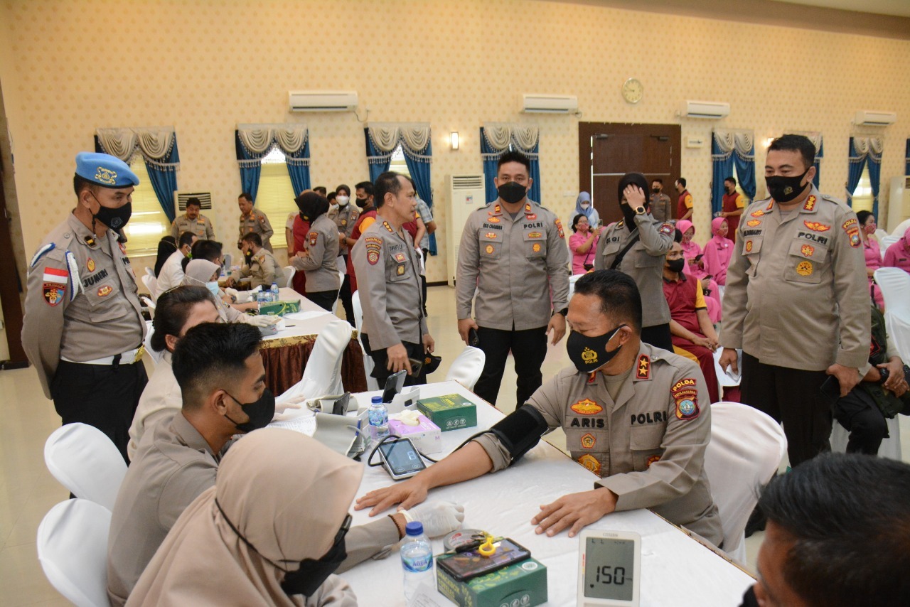 Dalam Rangka Hari Bhayangkara Ke 76, Polda Riau Adakan Donor Darah