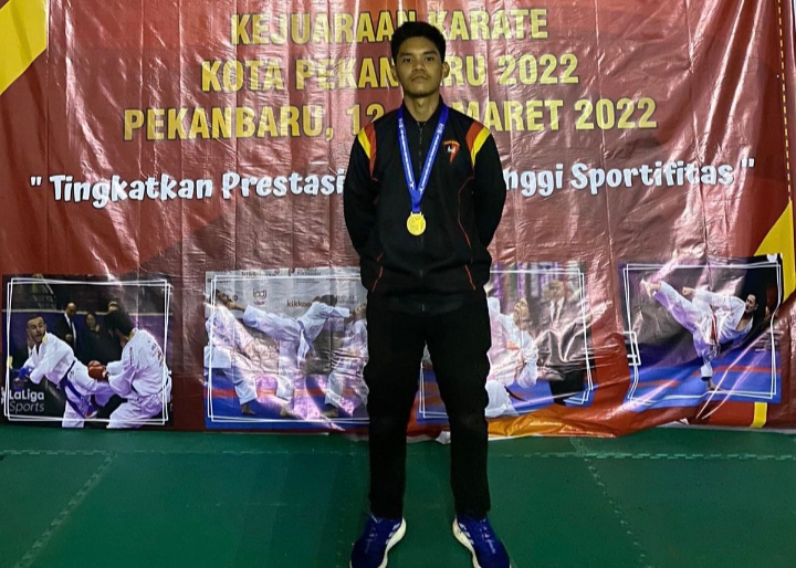 Personil Brimob Polda Riau Raih Juara 1 Kejuaraan Karate Kota Pekanbaru