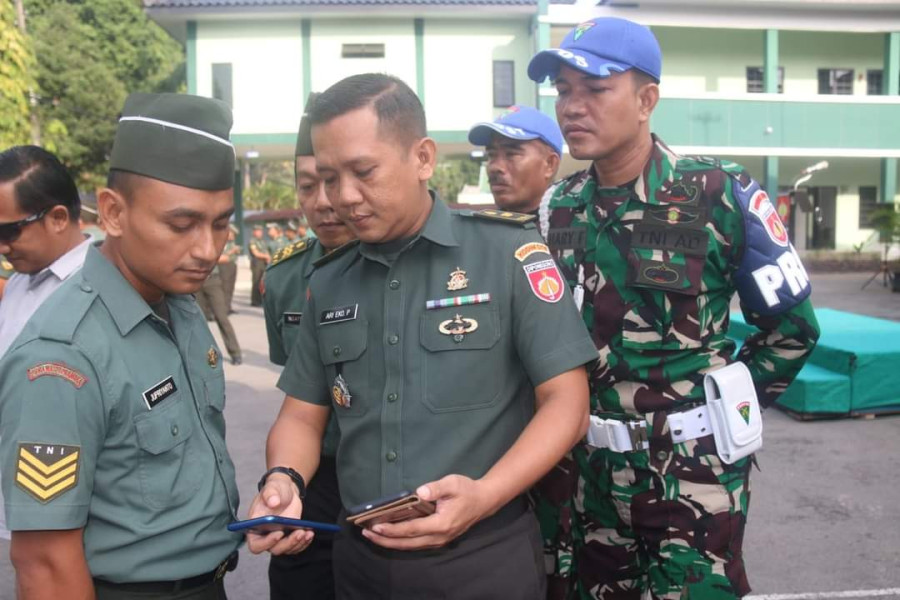 Kasdim 0718/Pati Sidak Gadget Prajurit Serta PNS TNI AD Kodim Pati