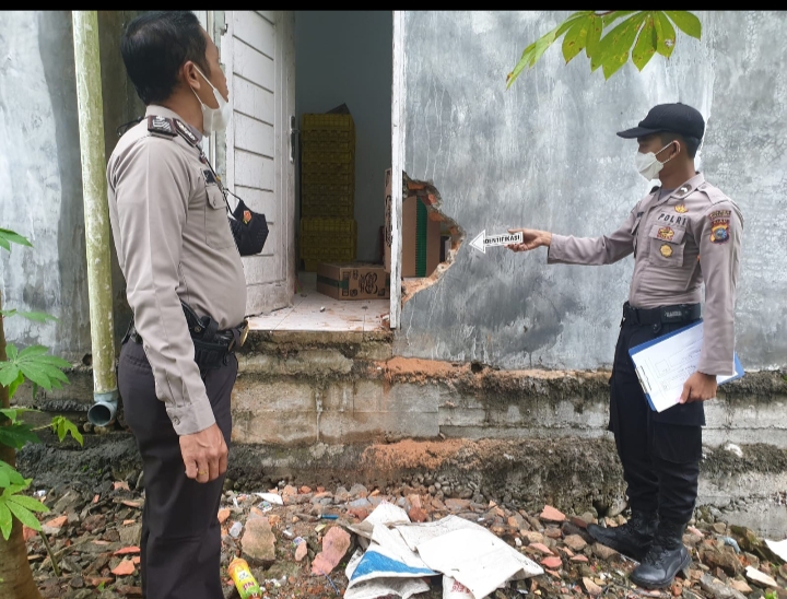 Alfamart Jensud Di Kepenuhan Hulu, Rohul Dibobol Maling, Polisi Langsung Turun Ke TKP