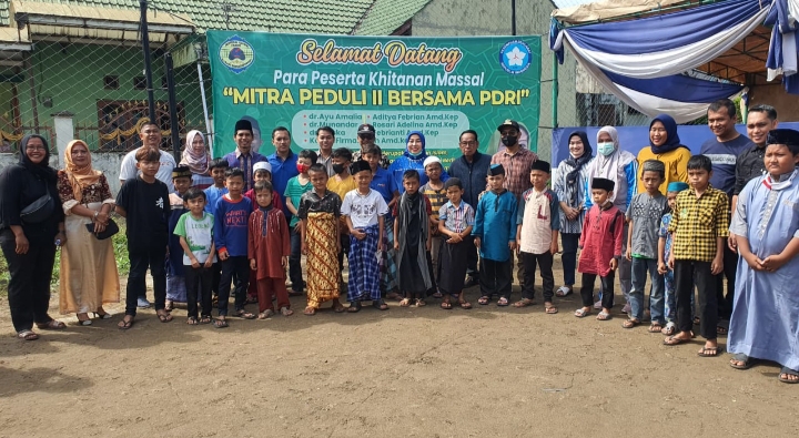 Ketua DPD PDRI Ariniwati SE MBA Bersama Mitra Volly Jambi Gelar Baksos Sunat Massal