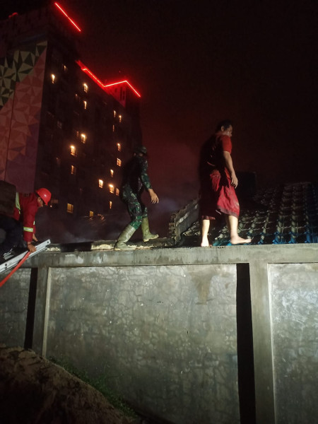 Dandim 0320/Dumai Perintah Jajarannya Untuk Meninjau Lokasi Kebakaran dan Berikan Dukungan