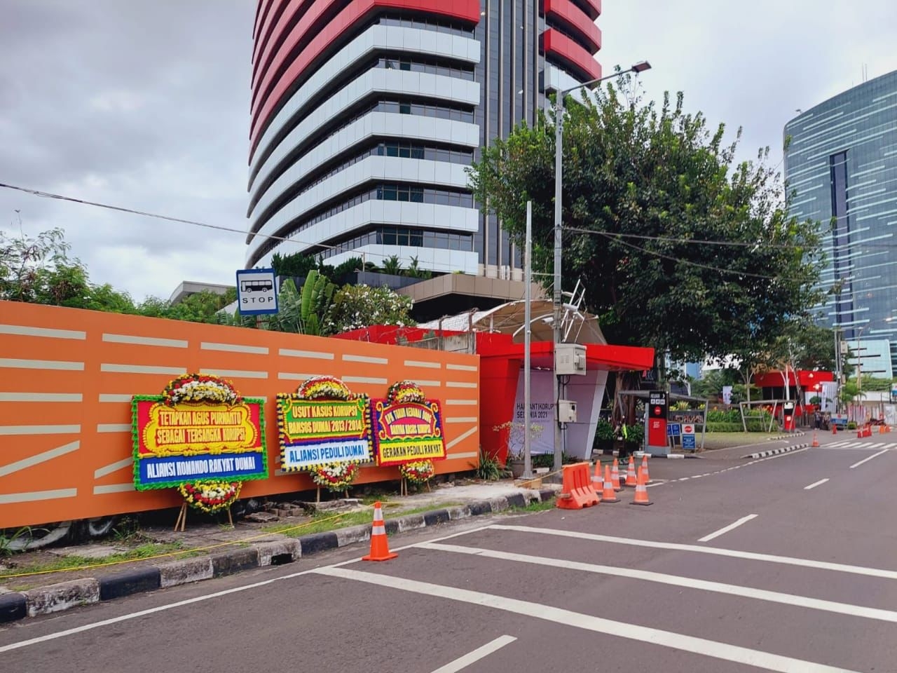 Aksi Massa Depan Gedung KPK, Desak Ambil Alih Kasus Dugaan Korupsi Dana Hibah/Bansos Kota Dumai Tahun 2013-2014