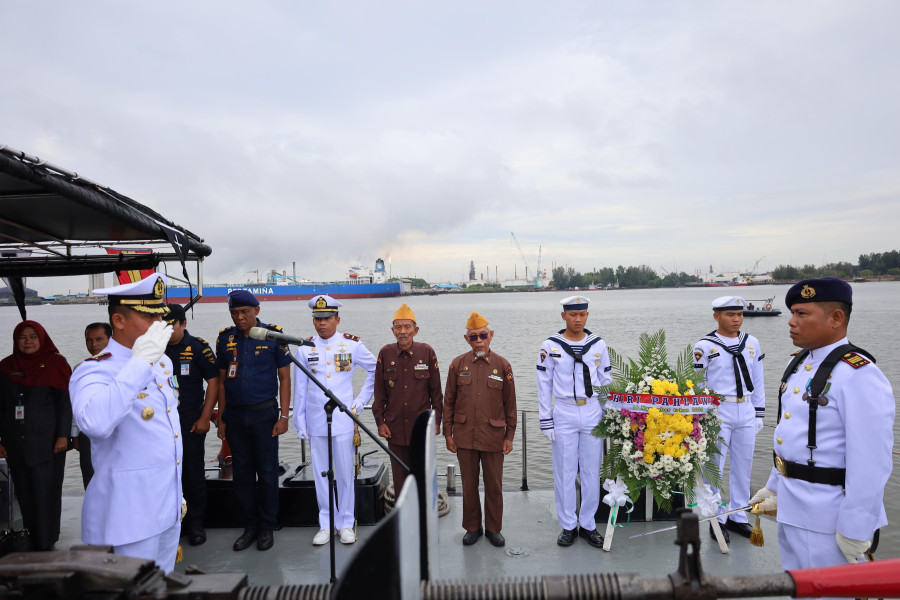 Tabur Bunga Mengenang Perjuangan Pahlawan Dihadiri Pgs Dandim 0320/Dumai Letkol Arh Muliyadi Melalui Kasdim Mayor Arh Catur Sopan Permana