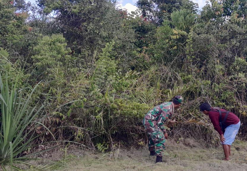 Patroli Karhutla Babinsa dan Warga Binaan Fokus Lahan Gambut dan Wilayah Rawan