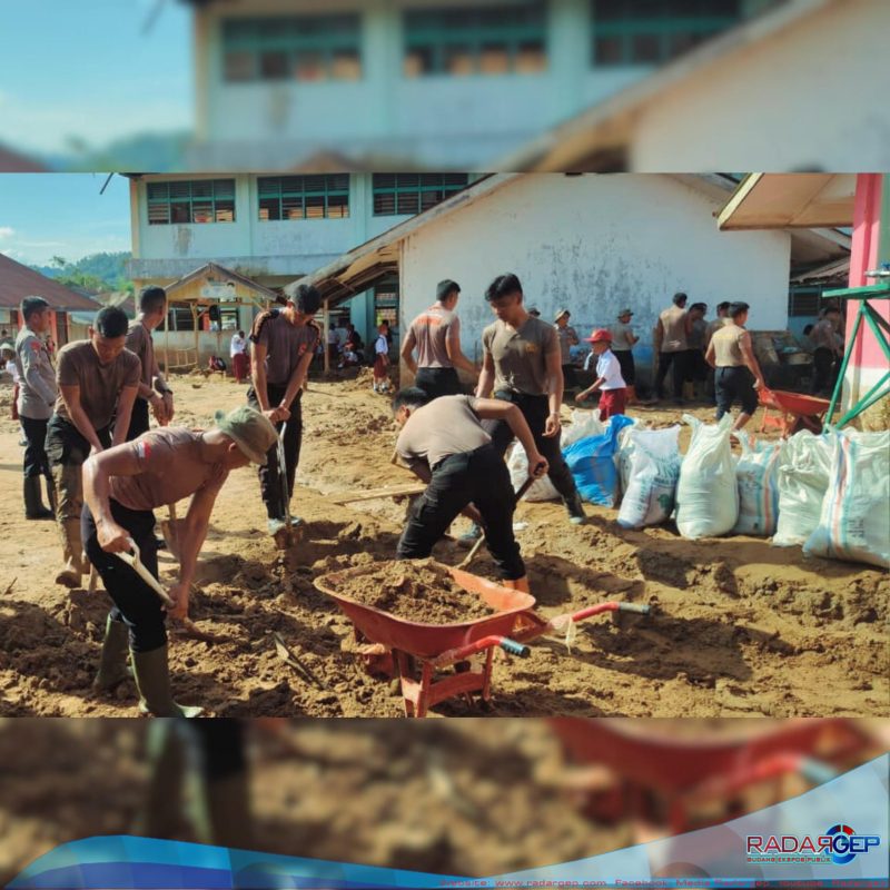 Sekolah Terdampak Bencana Dibersihkan, Brimob–TNI Percepat Pemulihan Pendidikan di Tapanuli Tengah