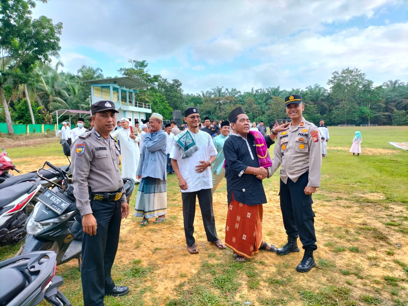 Personil Polsek Tandun Laksakan Giat Pengamanan Sholat Idul Fitri Jamaah Muhammadiyah di Desa Dayo