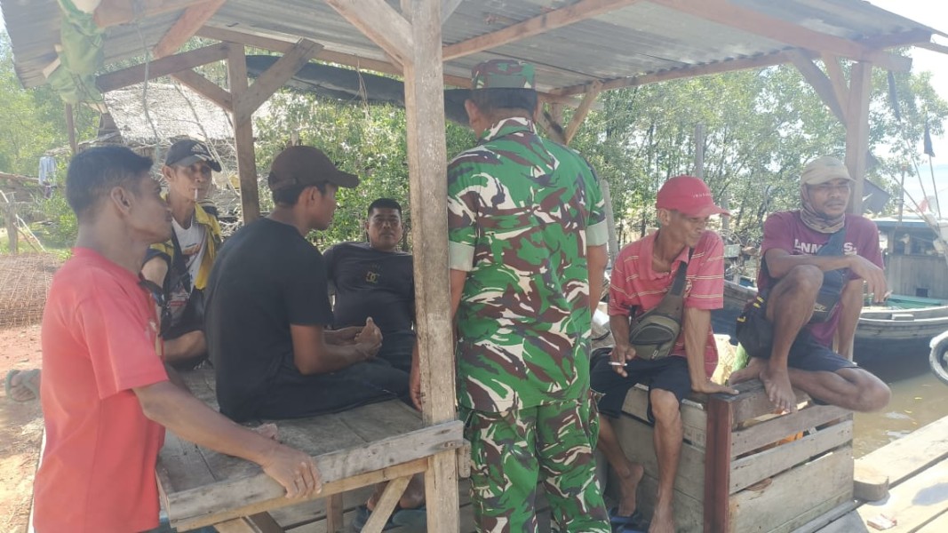 Warga Teluk Belitung Apresiasi Kampung Pancasila, Babinsa Tegaskan Pentingnya Persatuan dan Gotong Royong