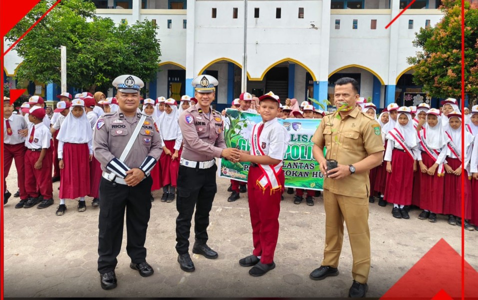 Wujudkan Green Policing, Satlantas Polres Rohul Tanam Pohon dan Sosialisasikan Green Policing di SDN 002 Rambah