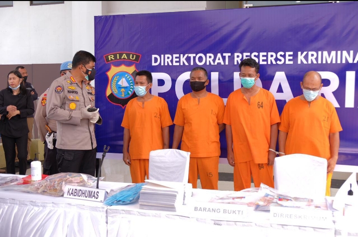 Kencing Solar Libatkan Karyawan Operator Feeling Set TBBM Pertamina Dumai Digulung Polda Riau.