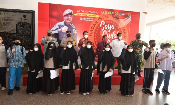 Polda Kepri Bersama Forkopimda Hadiri Vaksinasi Massal Oleh BIN Daerah Kepri