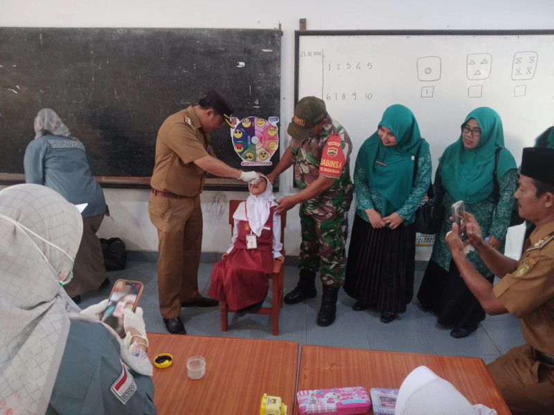 Koramil 02 BK Dukung Vaksinasi Polio di SDN 007 Bagan Besar