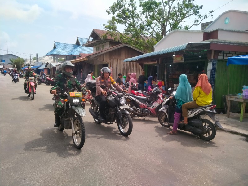 Kebersamaan Kodim 0303/Bengkalis dan Polri Dalam Memastikan Keamanan Masyarakat Saat Lebaran